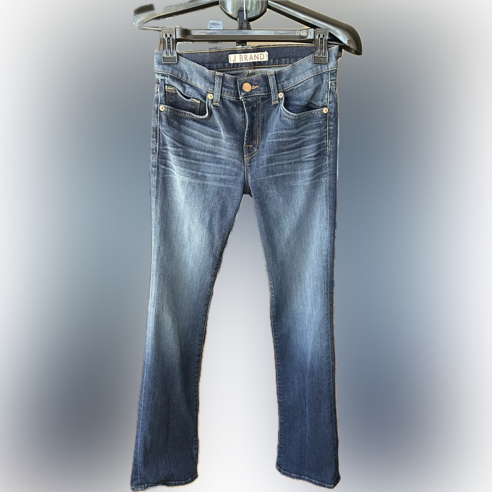 J Brand Slim Bootcut Classic mid-rise 5 pocket jeans in blue size 26